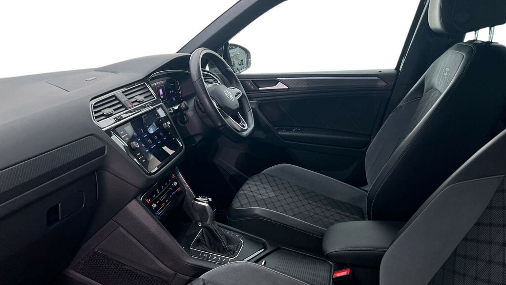 Volkswagen Tiguan 1.5 Tsi 150 R-line Dsg DG71BND Black #2
