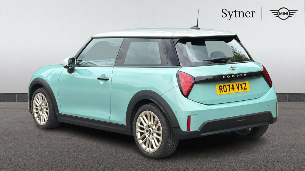 Mini Hatch 1.5 C Exclusive Level 1 RO74VXZ Green #2