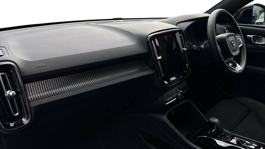 Volvo XC40 2.0 B4p Plus Black Edition WF25FNJ Black #4