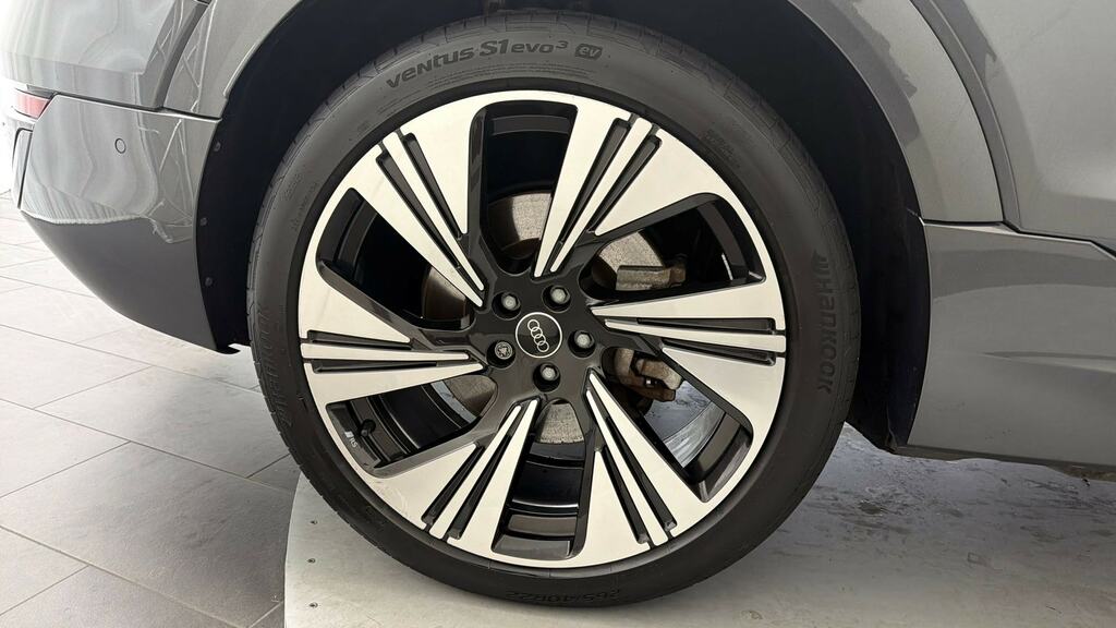 Audi Q8 e tron 300Kw 55 Quattro 114Kwh Vorsprung KY23PYD Grey #5