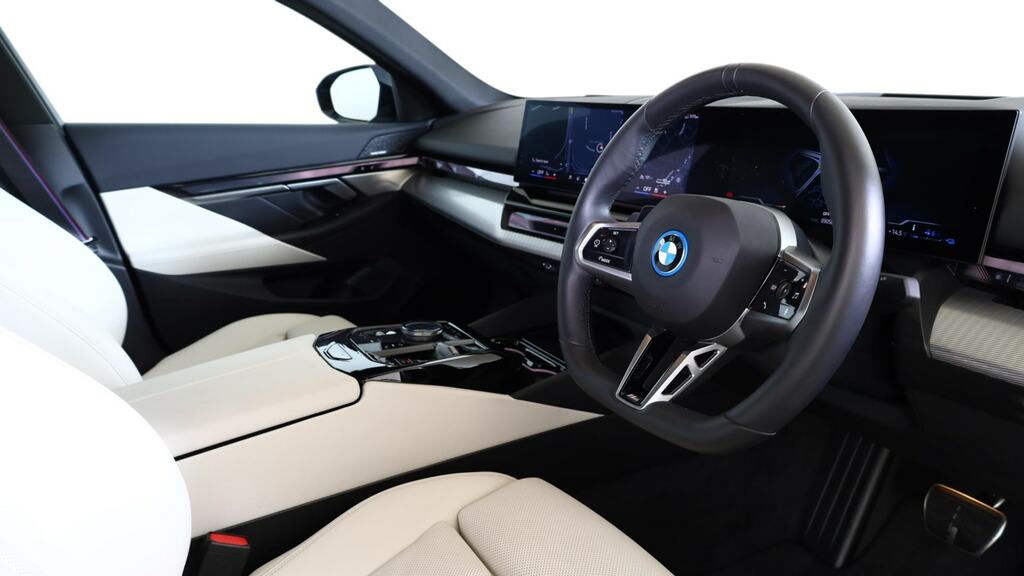 BMW 5 Series 550E Xdrive M Sport Pro Tech Plus Blue #6