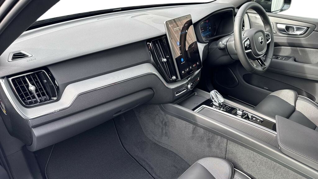 Volvo XC60 2.0 T6 350 Phev Plus Black Ed Awd Geartronic PE26YCV Black #4