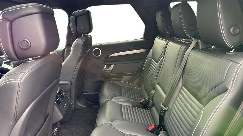 Land Rover Discovery 3.0 D300 R-dynamic Hse KW23TTX Black #4