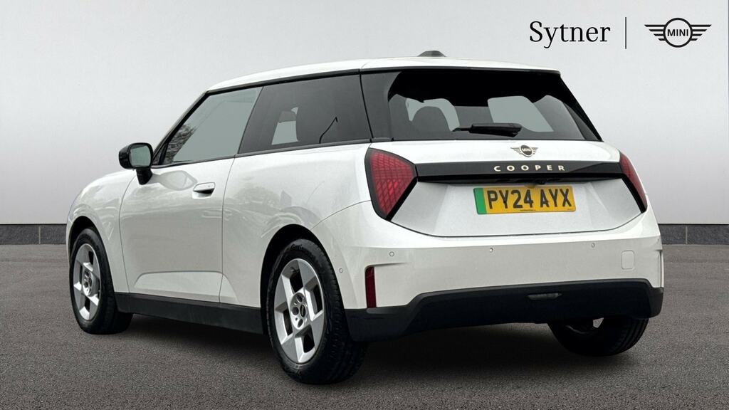 Mini Hatch 135Kw E Classic Level 2 41Kwh PY24AYX White #2