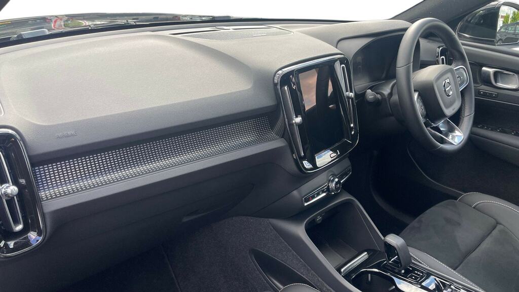 Volvo XC40 2.0 B4p Ultra Bright BP24YBO Black #4