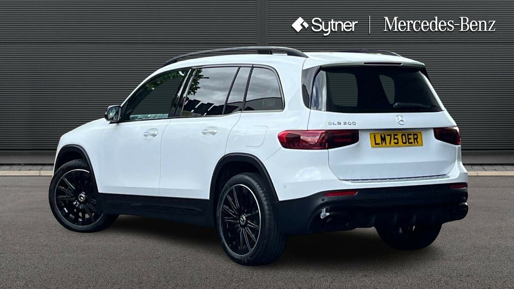 Mercedes-Benz GLB Class Glb 200 Amg Line Premium Plus 7G-tronic White #2