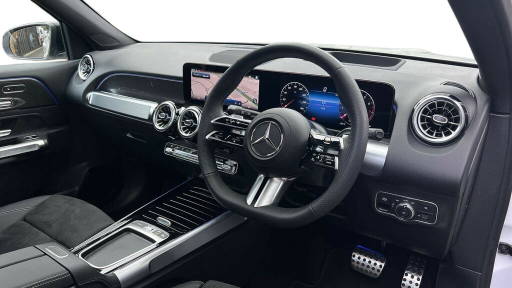 Mercedes-Benz GLB Class Glb 200 Amg Line Premium Plus 7G-tronic White #3