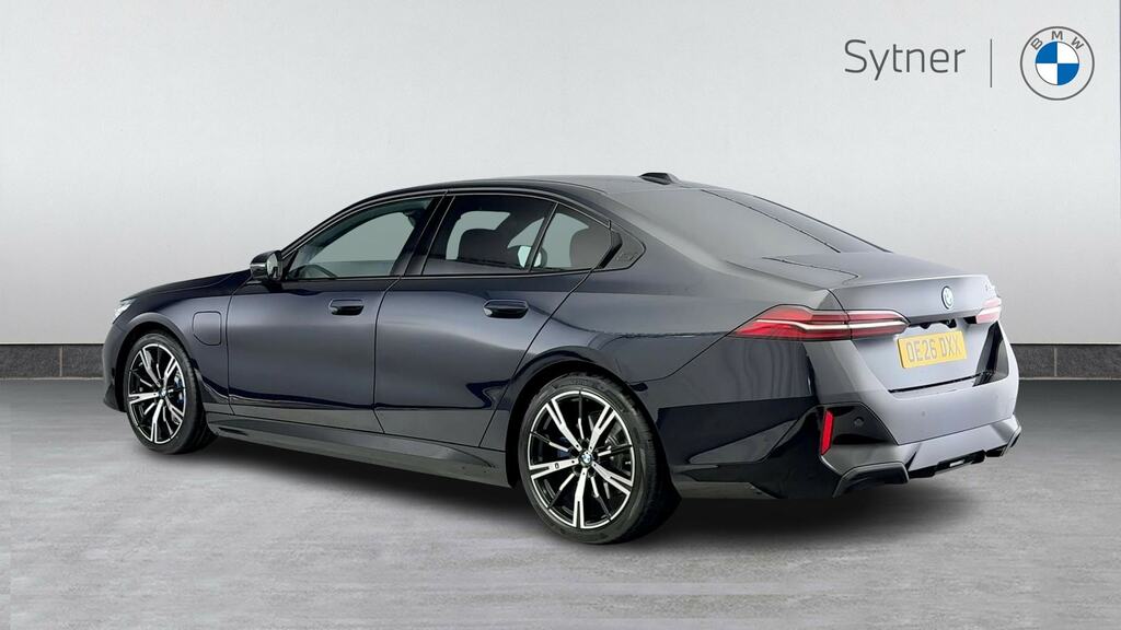 BMW 5 Series 530E M Sport Black #2