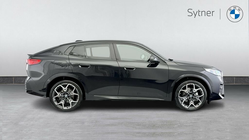BMW iX2 150Kw Edrive20 M Sport 65Kwh Black #3