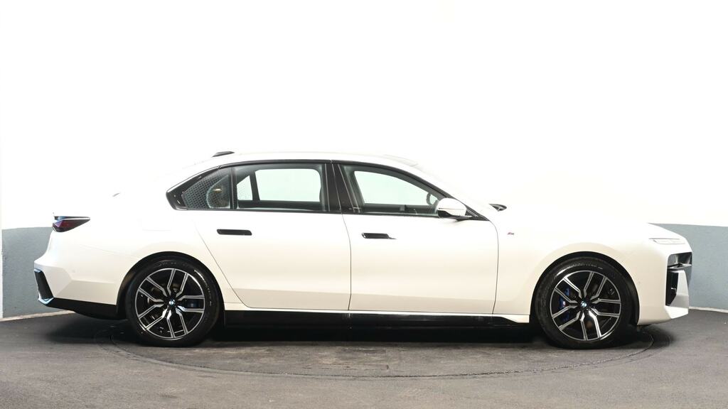 BMW i7 335Kw Edrive50 M Sport 105.7Kwh GX24OCO White #3