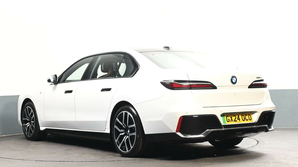 BMW i7 335Kw Edrive50 M Sport 105.7Kwh GX24OCO White #2