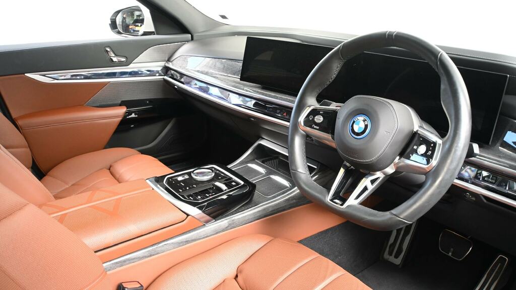 BMW i7 335Kw Edrive50 M Sport 105.7Kwh GX24OCO White #6
