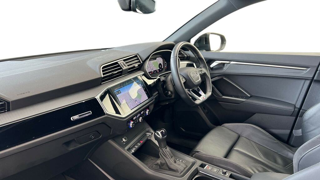 Audi Q3 35 Tfsi Black Edition S Tronic Black #2