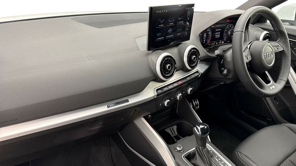 Audi Q2 35 Tfsi S Line S Tronic Cs CX26UUB White #2