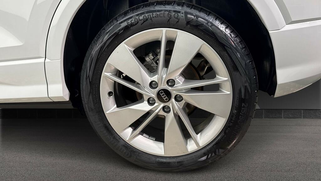 Audi Q2 35 Tfsi S Line S Tronic Cs CX26UUB White #5