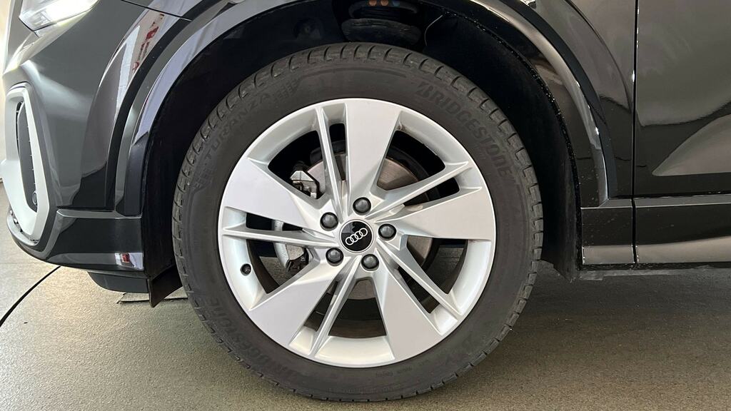 Audi Q2 35 Tfsi S Line S Tronic Tech KO25TXW Black #5