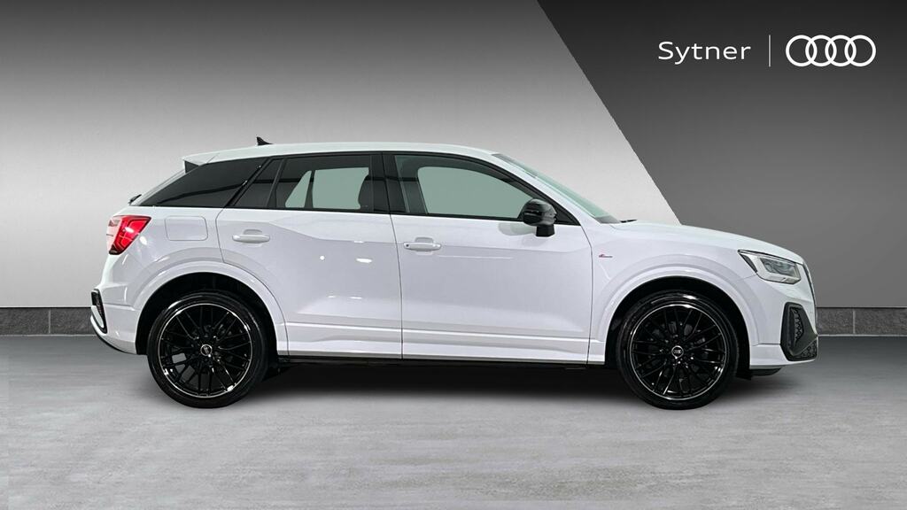 Audi Q2 35 Tfsi Black Edition S Tronic GK72BKZ White #4