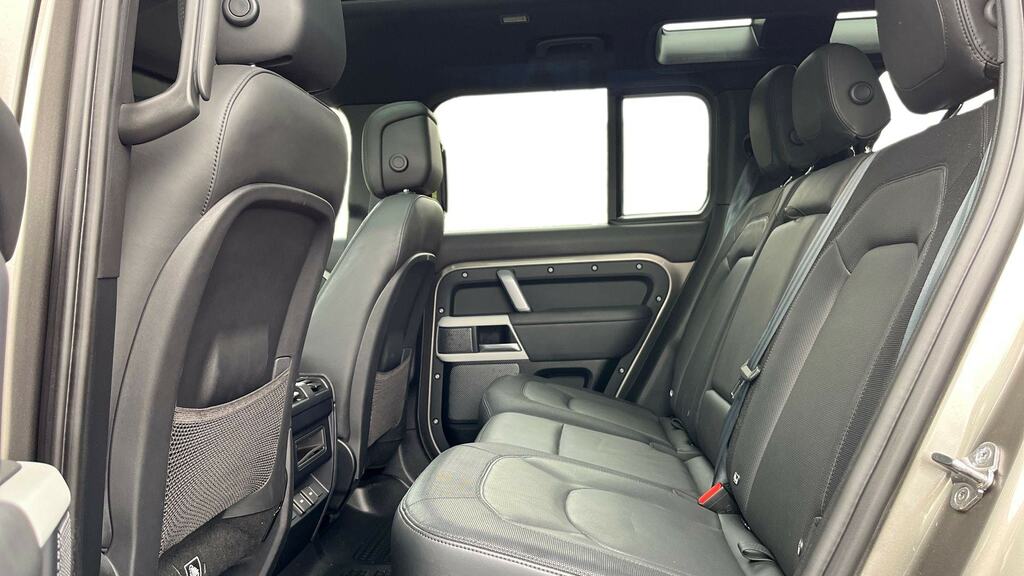 Land Rover Defender 110 3.0 D250 X-dynamic Hse 110 MT23KBN Silver #4