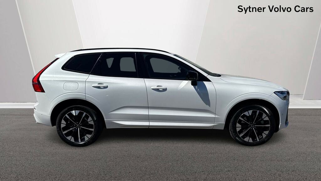 Volvo XC60 2.0 B5p Plus Pro Dark Awd Geartronic WF75CKN White #3