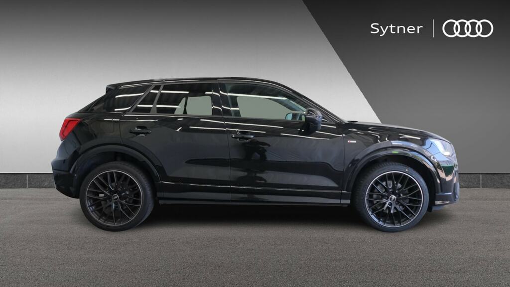 Audi Q2 35 Tfsi Black Edition S Tronic Cs MV22XRF Black #4