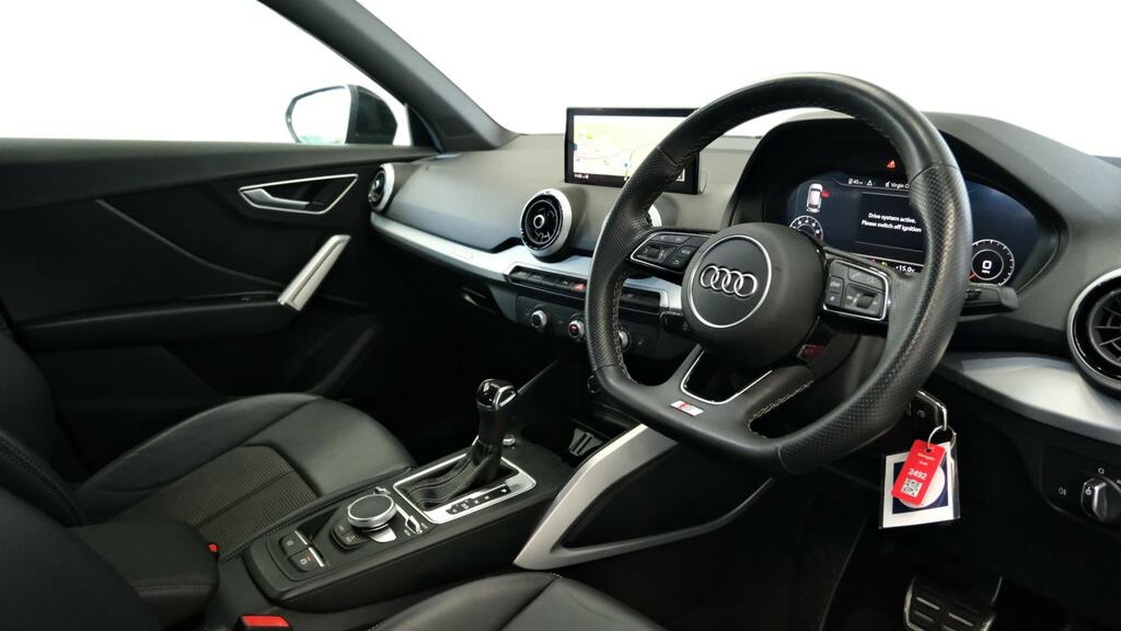Audi Q2 35 Tfsi Black Edition S Tronic Cs MV22XRF Black #6