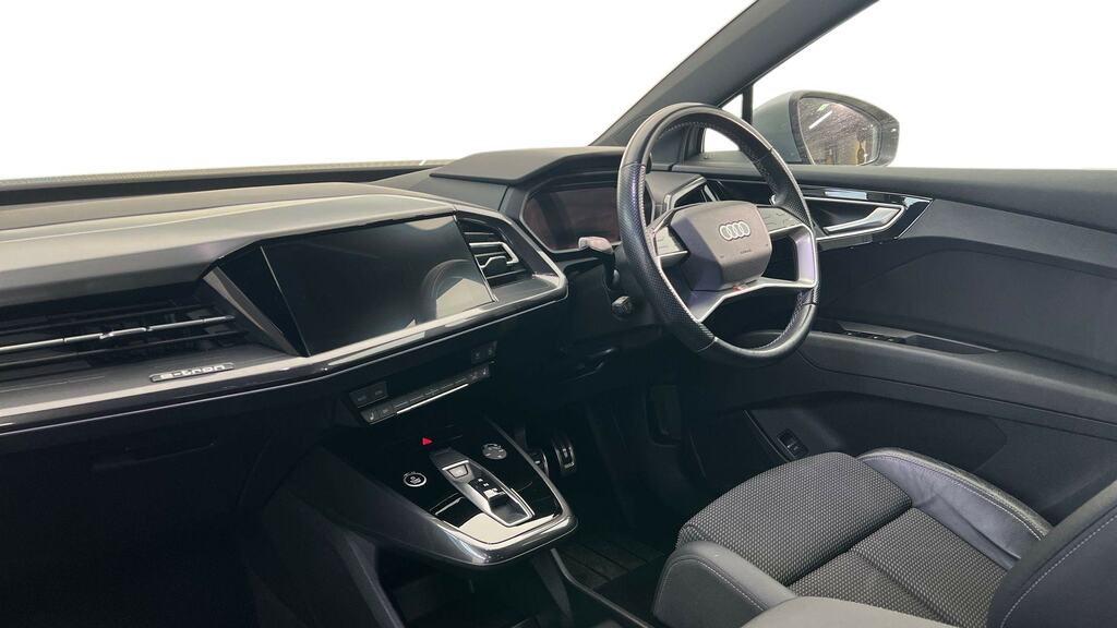 Audi Q4 E Tron 150Kw 40 82Kwh S Line LT71KVS Silver #2