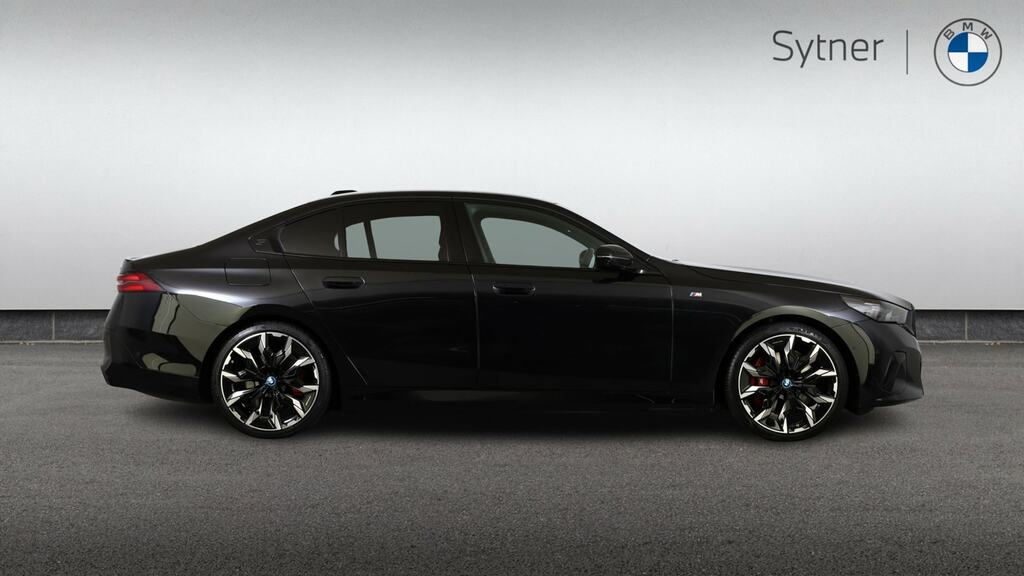 BMW i5 250Kw Edrive40 M Sport Pro 84Kwh Tech YR24XNM Black #3