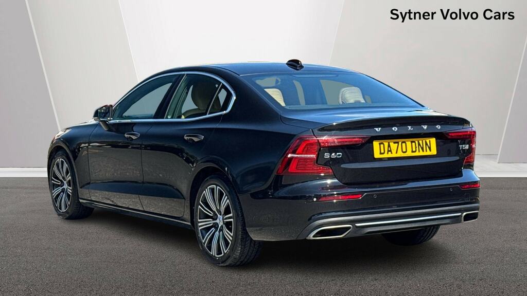 Volvo S60 2.0 T5 Inscription Plus Black #2