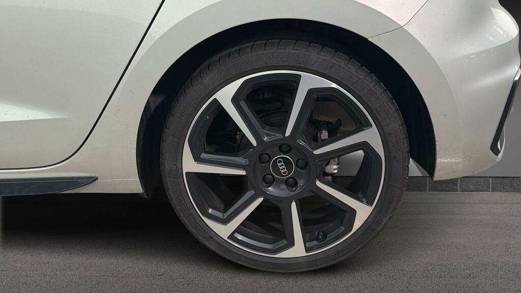 Audi A1 35 Tfsi Black Edition S Tronic FG74YAF Silver #5
