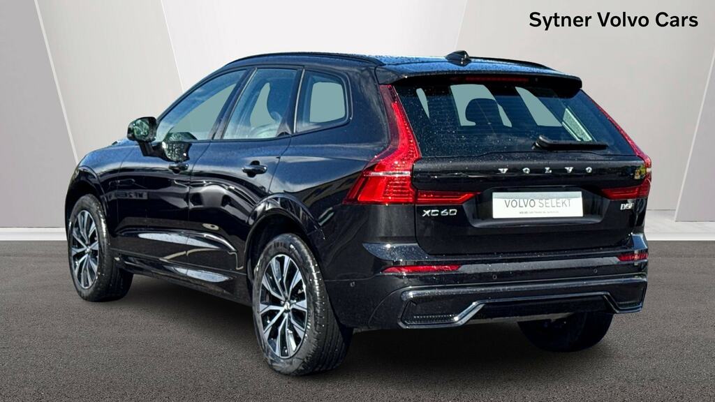 Volvo XC60 2.0 B5p Plus Dark Awd Geartronic SH73GBX Black #2