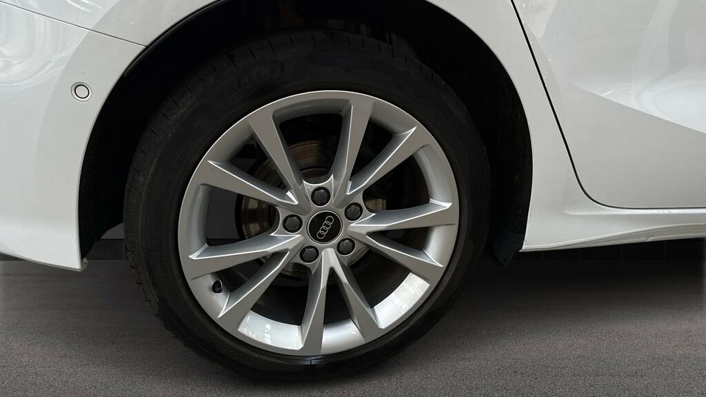 Audi A3 30 Tfsi Sport S Tronic DC74AVT White #4
