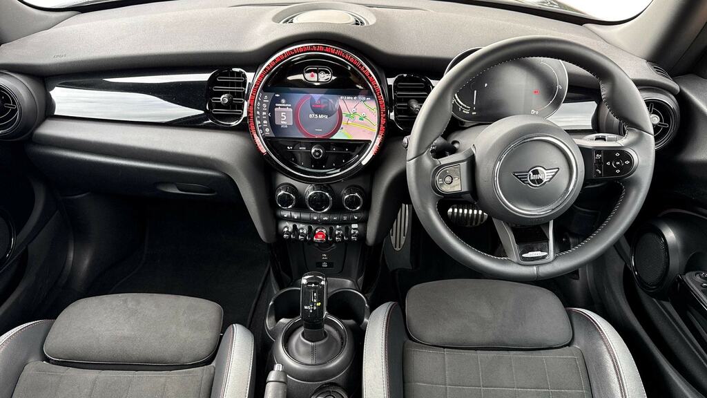Mini Hatch 1.5 Cooper Sport Premium Plus KP73UDK Black #4