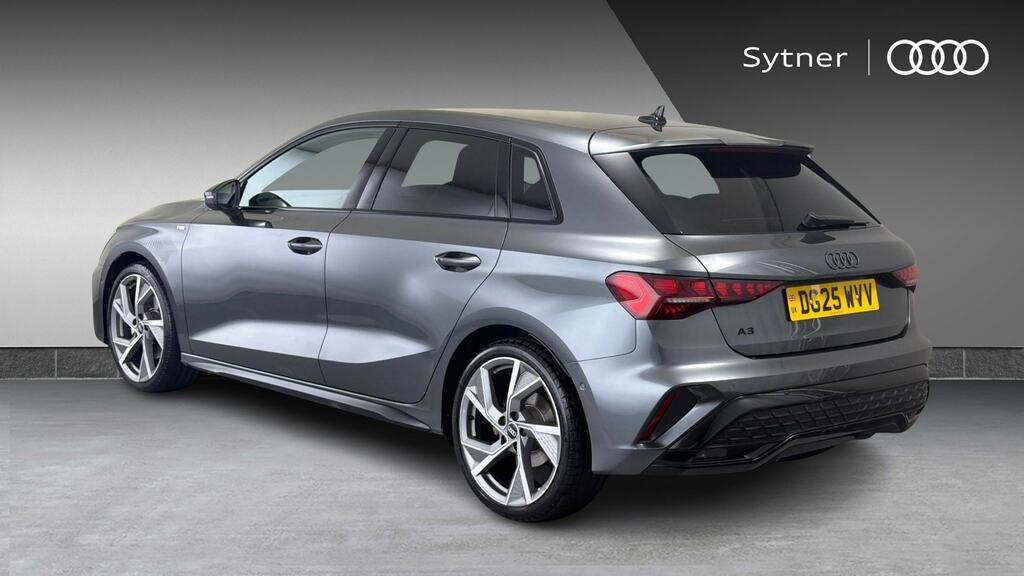 Audi A3 35 Tfsi Black Edition S Tronic DG25WVV Grey #3