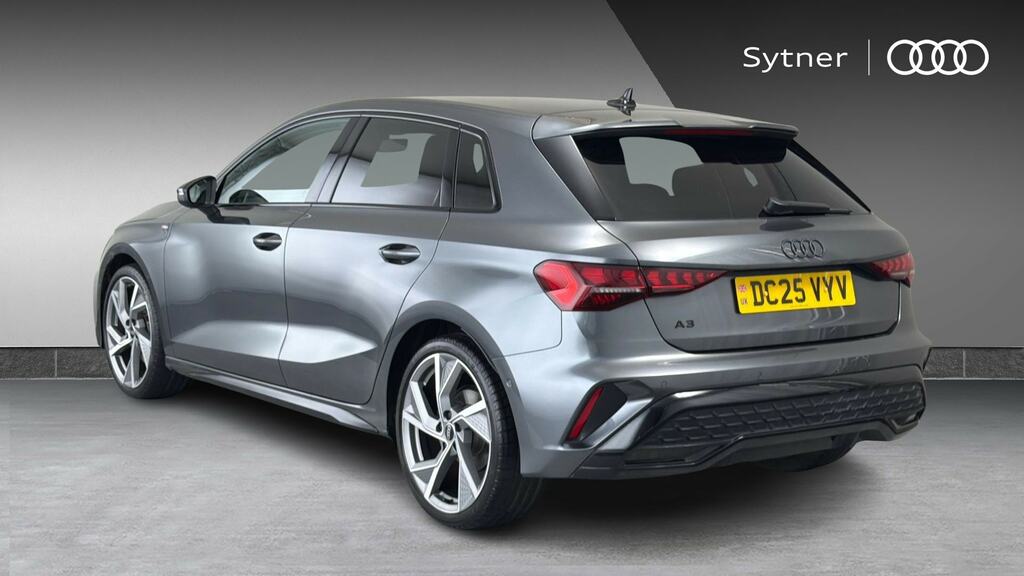 Audi A3 35 Tfsi Black Edition S Tronic DC25VYV Grey #3