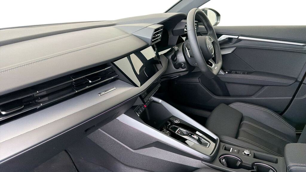 Audi A3 35 Tfsi S Line S Tronic DG25WWF Black #2