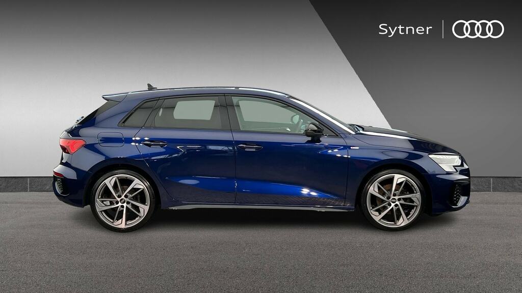 Audi A3 35 Tfsi Edition 1 S Tronic FG23ZBN Blue #4