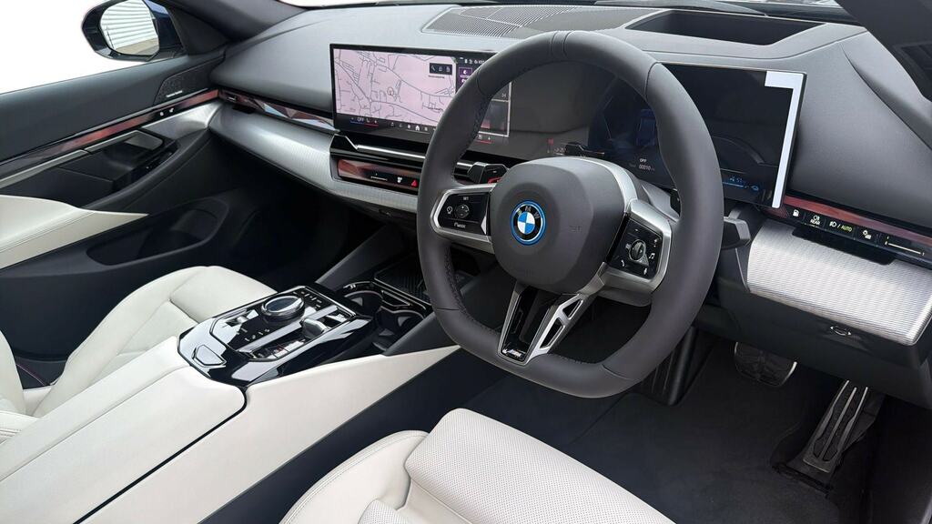 BMW 5 Series 530E M Sport Pro VO26OLM Blue #6