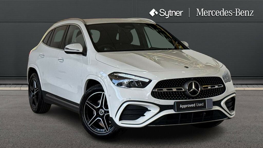 Mercedes-Benz GLA Class Gla 200 Amg Line Executive White