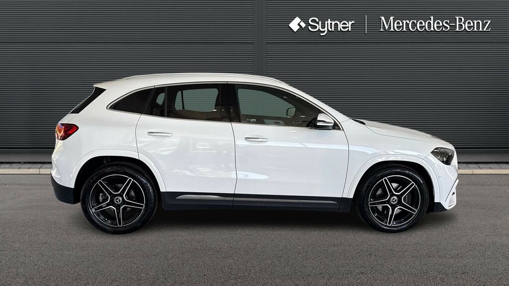 Mercedes-Benz GLA Class Gla 200 Amg Line Executive HV75JWG White #4