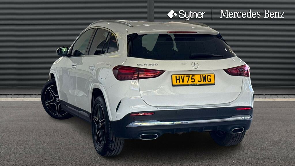 Mercedes-Benz GLA Class Gla 200 Amg Line Executive HV75JWG White #2