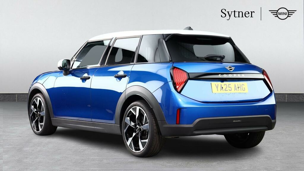 Mini Hatch 1.5 C Exclusive Level 2 YA25AHG Blue #2