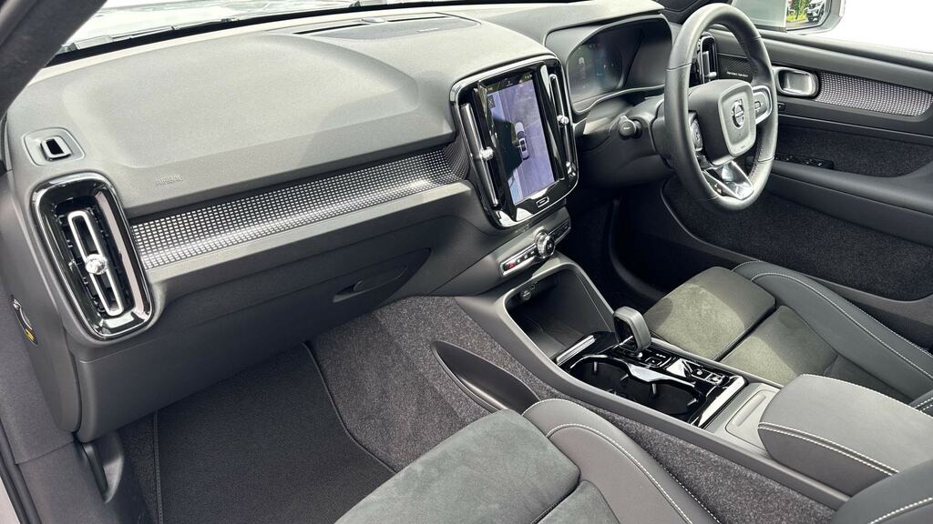 Volvo XC40 2.0 B3p Ultra Bright VK74YKG Silver #4