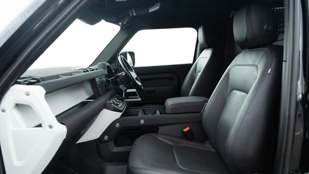Land Rover Defender 90 3.0 D250 Hard Top Se YH72OFB Black #3