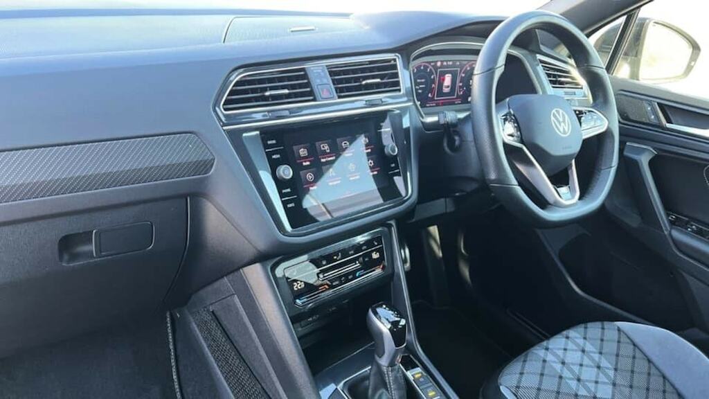 Volkswagen Tiguan 1.5 Tsi 150 Black Edition Dsg MK24WDE Grey #2