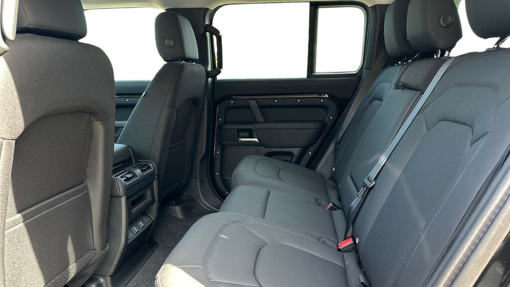 Land Rover Defender 110 3.0 D250 S 110 SY26NNR Black #4
