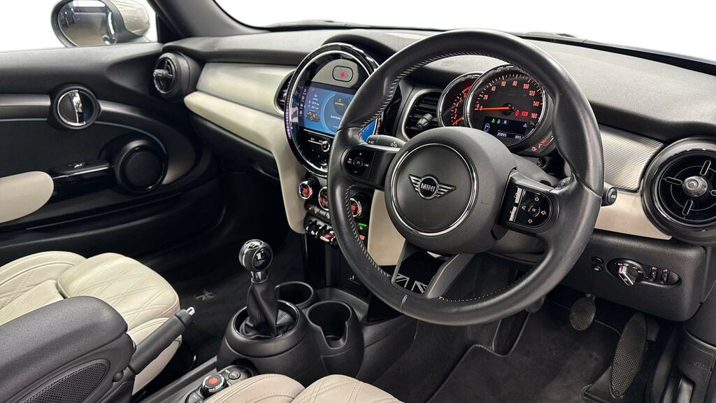 Mini Hatch 1.5 Cooper Exclusive Comfort Pack NA22ADX Black #6