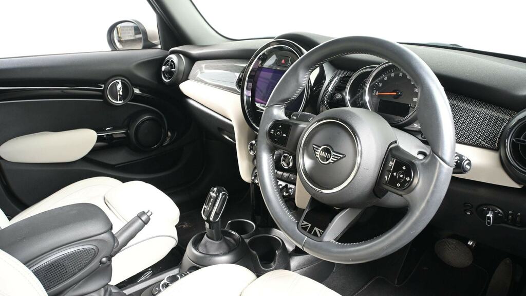 Mini Hatch 1.5 Cooper Exclusive Premium BG22ZWY Black #6