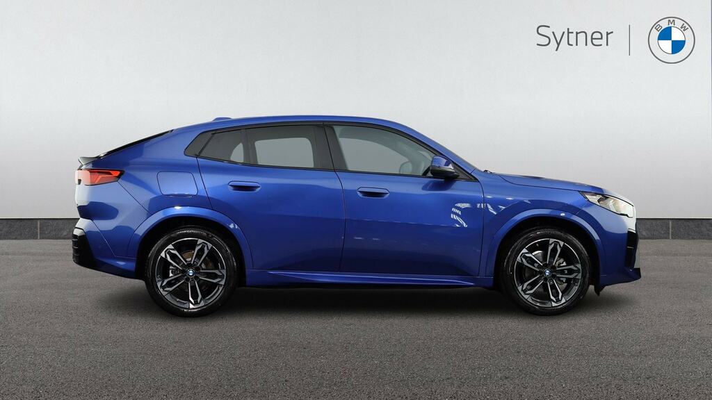 BMW iX2 150Kw Edrive20 M Sport 65Kwh DS26WVW Blue #3