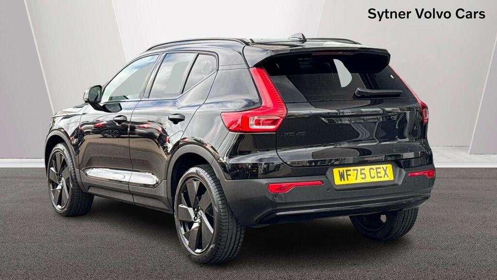 Volvo XC40 2.0 B4p Plus Black Edition WF75CEX Black #2