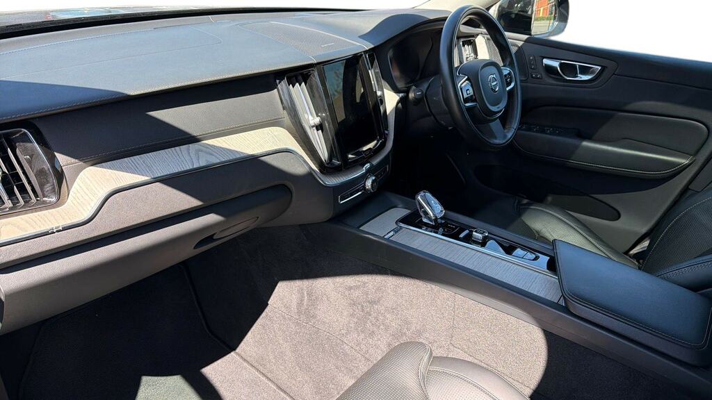 Volvo XC60 2.0 T8 Recharge Phev Inscription Pro Awd DE71VYL Black #4